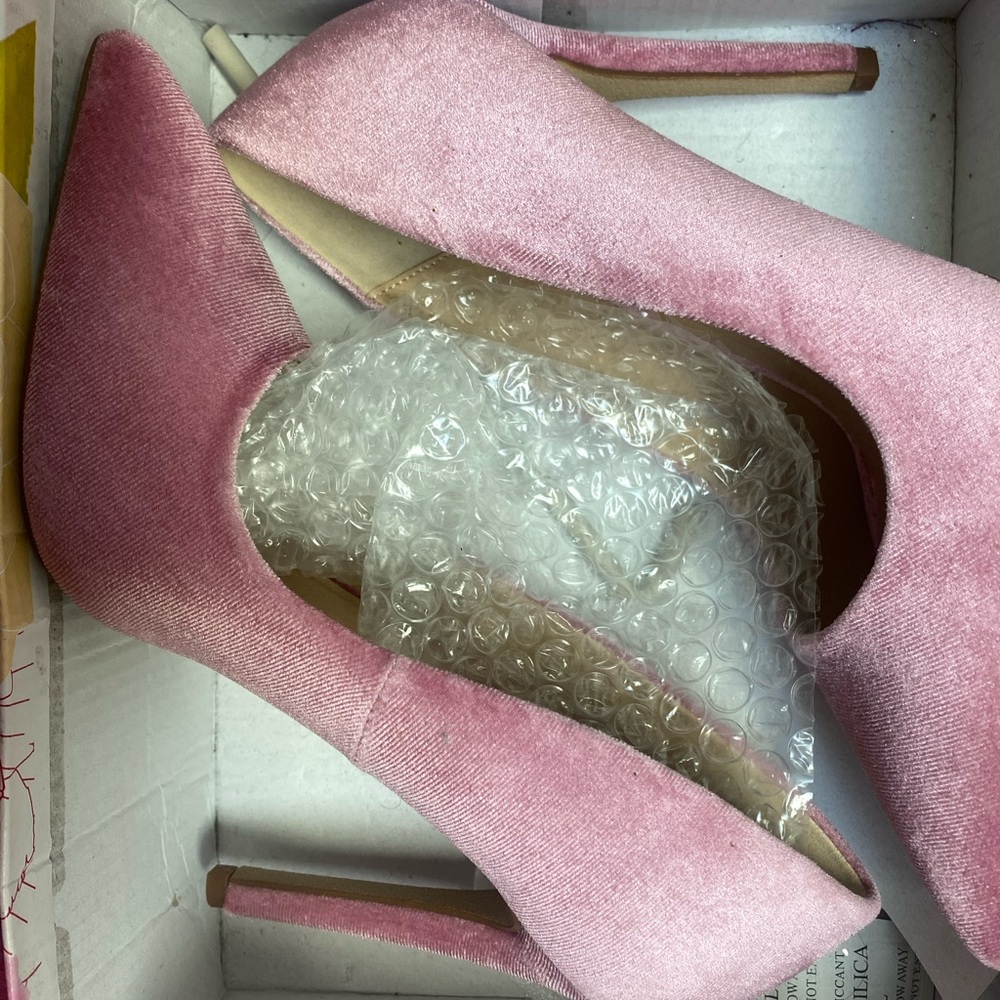 Pink pumps